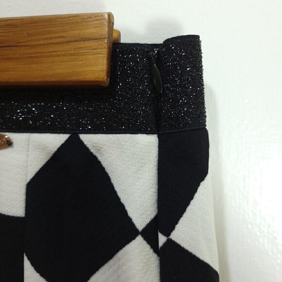 "Esc 'e la v" B&W Checker Mod 60s Style Mini Skirt - Picture 4 of 14